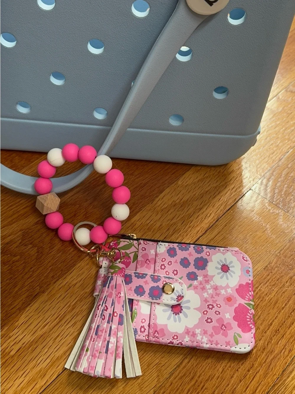 NWT Bogg Compatible Wristlet Wallet Keychain Combo Bright Pink Floral OS